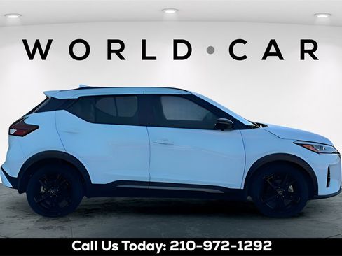 Used 2024 Nissan Kicks SR w/ SR Premium Package image 9