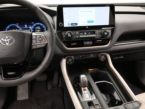 Certified 2026 Toyota Grand Highlander MAX Platinum image 18