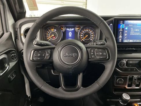 Used 2025 Jeep Wrangler Sport S AWD/4WD image 19