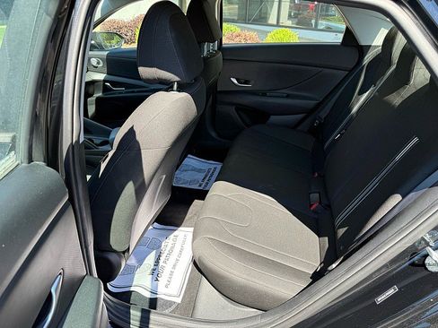 Used 2022 Hyundai Elantra SEL FWD image 10