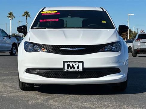 New 2026 Chrysler Voyager LX image 2