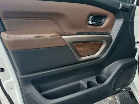 Used 2024 Nissan Titan Platinum Reserve w/ Moonroof Package AWD/4WD image 14