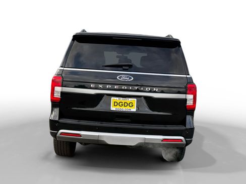 Used 2024 Ford Expedition XLT image 4