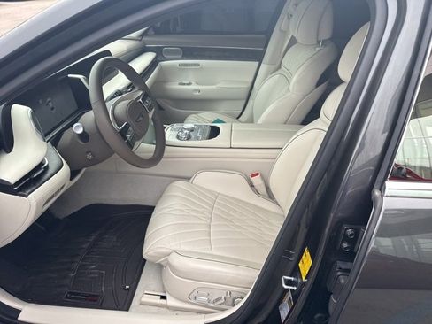 Used 2024 Genesis G90 3.5T image 4