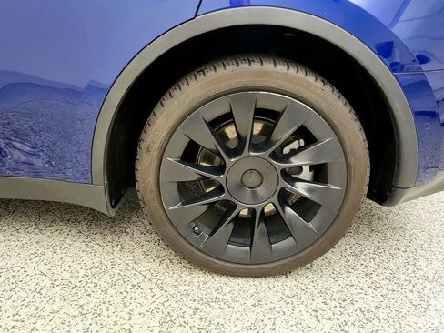 Used 2022 Tesla Model Y Long Range AWD/4WD image 9
