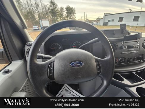 Used 2014 Ford E-250 and Econoline 250 w/ Power Group image 8