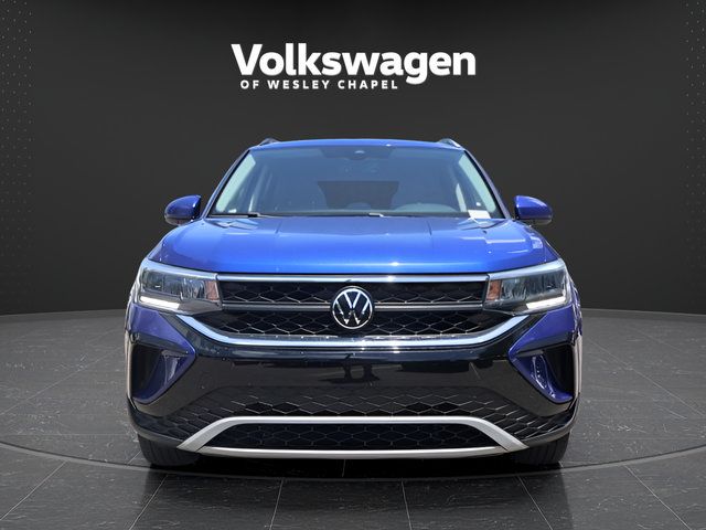 Certified 2023 Volkswagen Taos SE FWD image 3