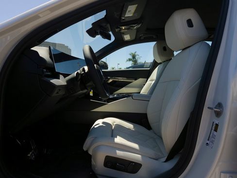 New 2027 BMW 530i w/ M Sport Package RWD image 7