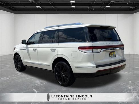 Certified 2023 Lincoln Navigator Reserve AWD/4WD image 3