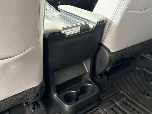 Used 2025 Toyota Sienna LE image 35