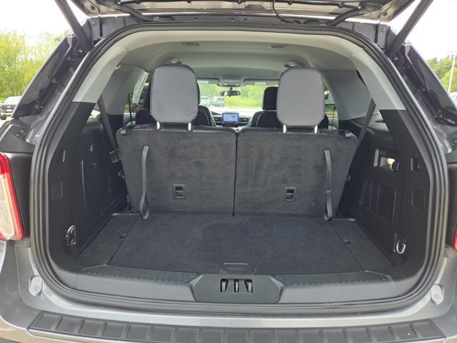 Used 2024 Ford Explorer XLT w/ Equipment Group 202A AWD/4WD image 15