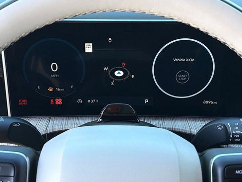 Used 2025 Hyundai Santa Fe Calligraphy image 11