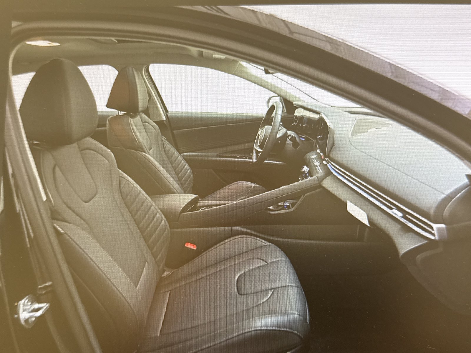 Used 2026 Hyundai Elantra Limited FWD image 11