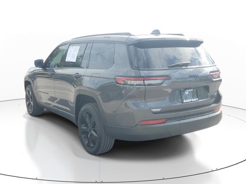 Used 2025 Jeep Grand Cherokee L Altitude RWD image 5