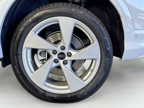 New 2025 Audi Q5 Premium Plus image 10