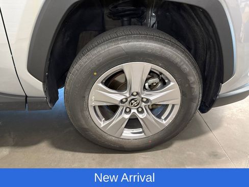 Used 2025 Toyota RAV4 XLE AWD/4WD image 16