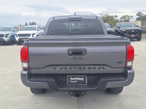 Used 2019 Toyota Tacoma TRD Sport w/ Technology Package AWD/4WD image 6