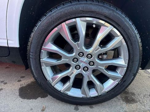 Used 2024 GMC Acadia Denali w/ Super Cruise Package image 16