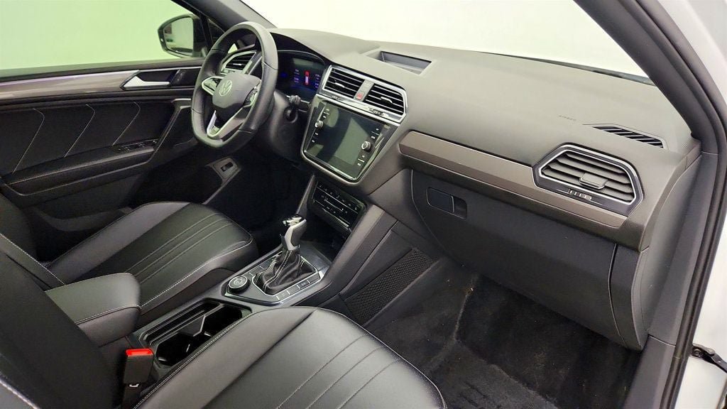 Used 2024 Volkswagen Tiguan SE R-Line AWD/4WD image 25
