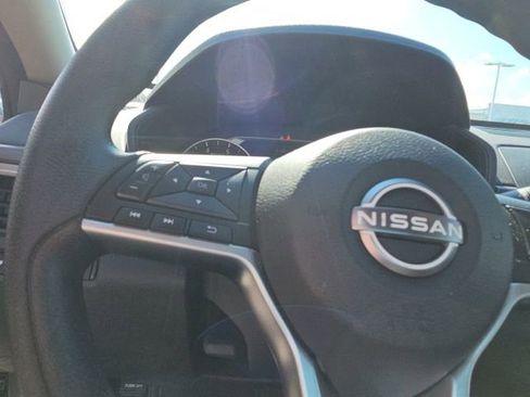 Used 2024 Nissan Altima 2.5 SV image 37