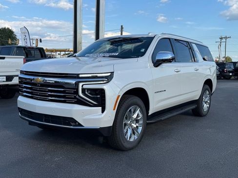New 2025 Chevrolet Suburban Premier RWD image 6