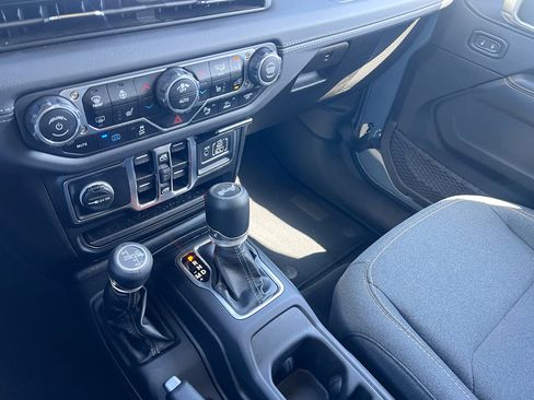 Used 2025 Jeep Wrangler Sahara w/ Safety Group image 27