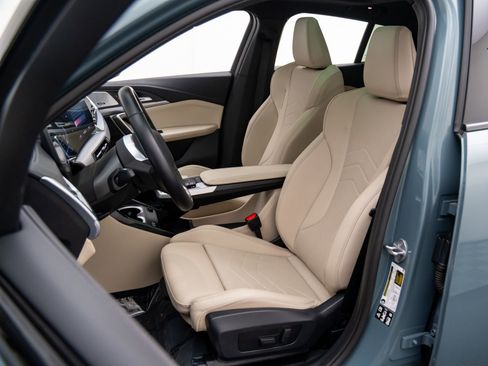 Certified 2025 BMW X2 xDrive28i w/ Premium Package image 15