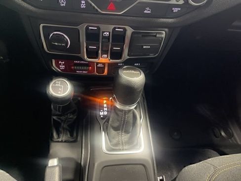 New 2026 Jeep Gladiator Sport AWD/4WD image 19