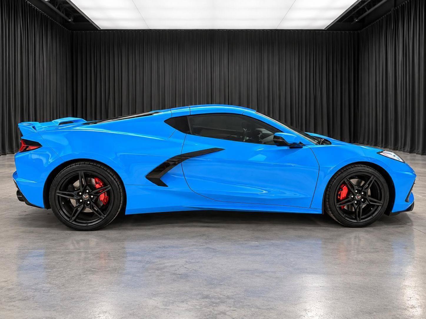 Used 2020 Chevrolet Corvette Stingray Preferred Cpe w/ 2LT Preferred Equipment Group RWD image 7