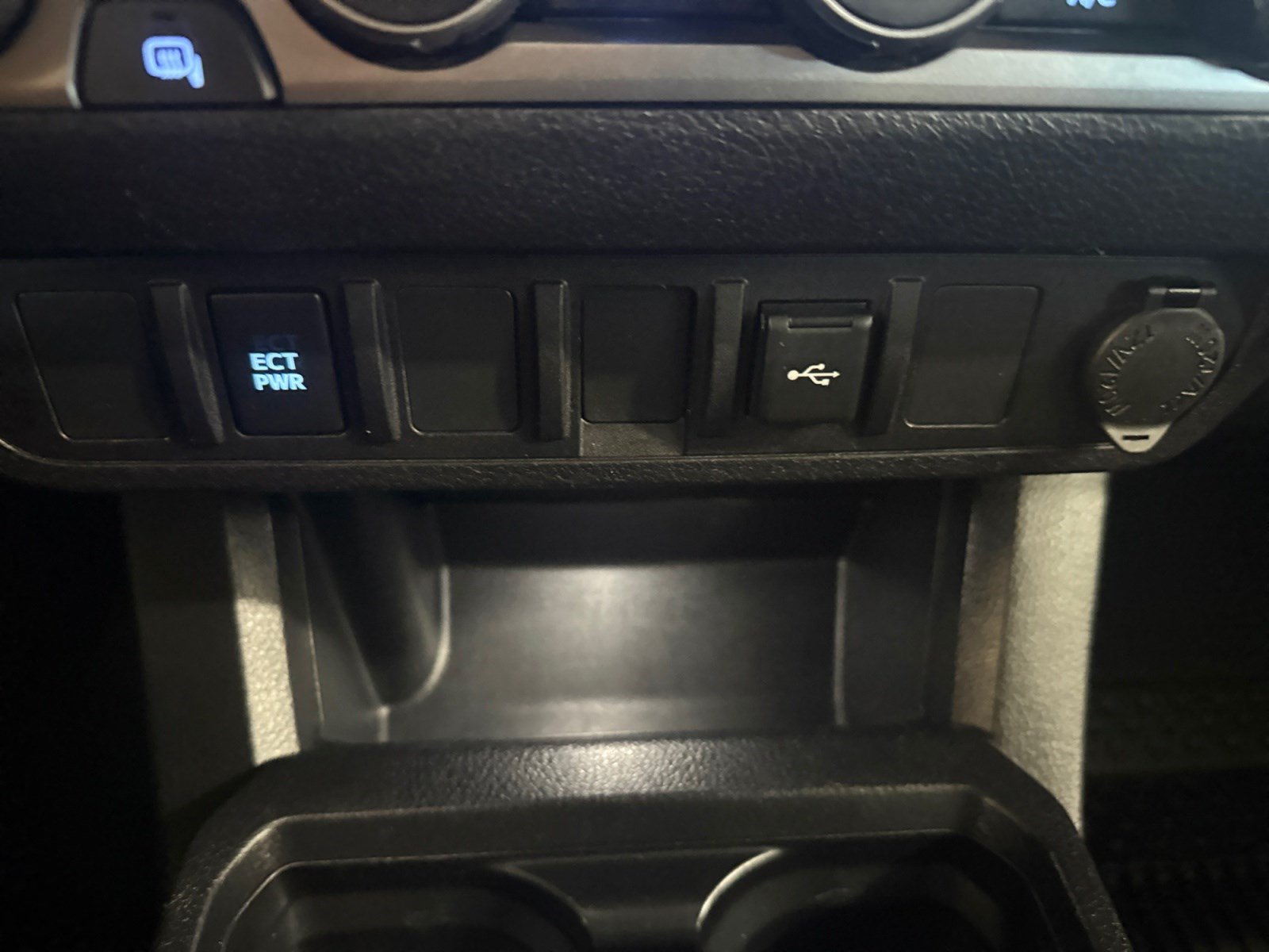 Used 2022 Toyota Tacoma SR AWD/4WD image 26