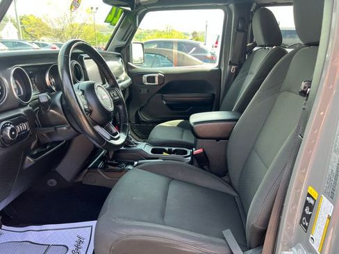 Used 2022 Jeep Wrangler Unlimited Sport AWD/4WD image 10