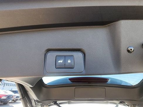 Certified 2025 Nissan Rogue SV w/ SV Premium Package image 19