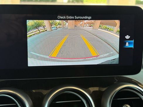 Used 2020 Mercedes-Benz GLC 300 image 18