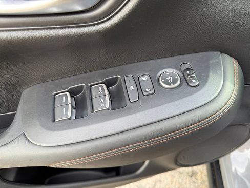 Used 2025 Honda HR-V Sport image 23