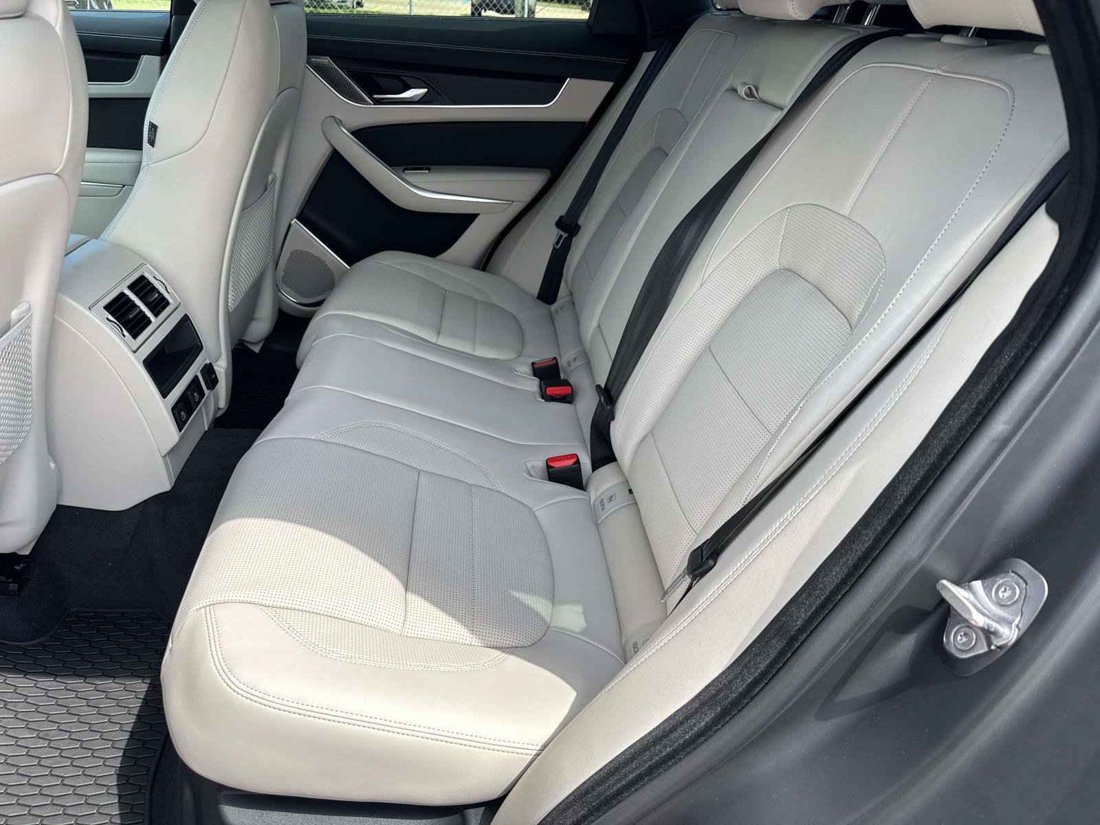New 2026 Jaguar F-PACE R-Dynamic S AWD/4WD image 8