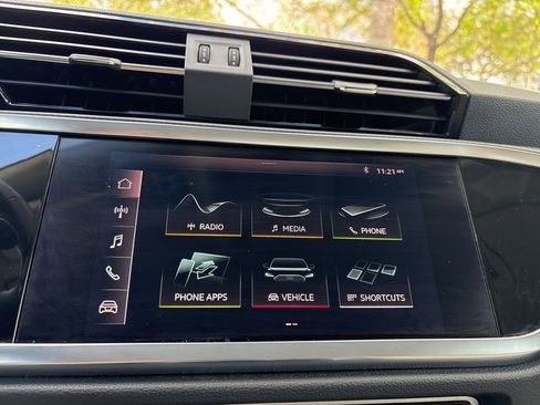 Used 2020 Audi Q3 2.0T Premium w/ Convenience Package image 27