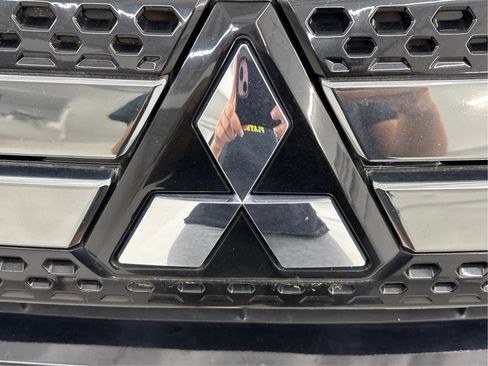 Used 2021 Mitsubishi Outlander SEL AWD/4WD image 33