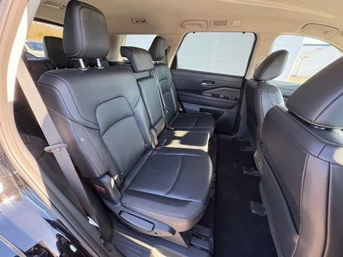 Used 2022 Nissan Pathfinder SL image 31