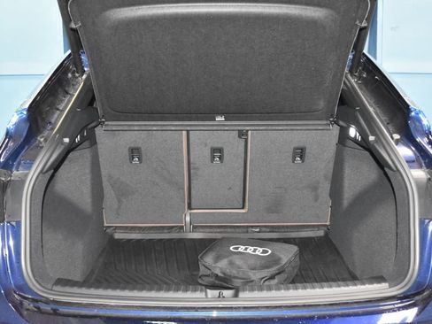 Used 2024 Audi Q4 e-tron Premium image 33