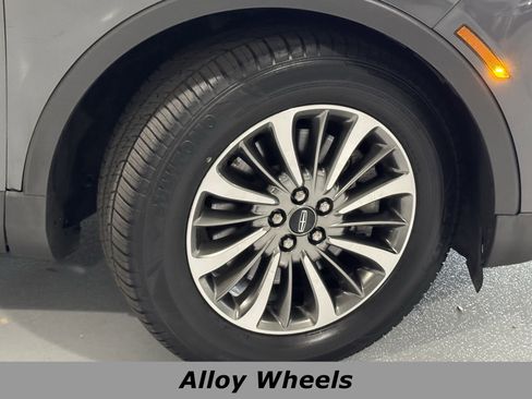 Used 2020 Lincoln Nautilus Reserve image 14