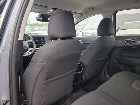 Used 2025 Kia Sportage LX AWD/4WD image 12