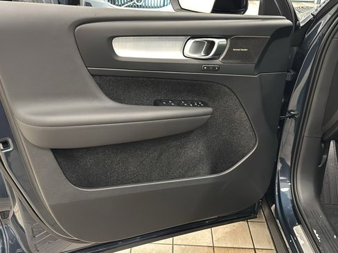 Used 2026 Volvo XC40 B4 Plus w/ Climate Package image 21