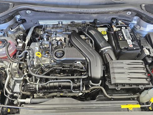 Certified 2022 Volkswagen Taos SE image 29