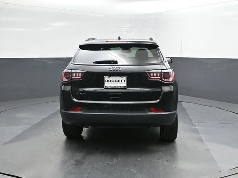 New 2026 Jeep Compass Latitude AWD/4WD image 8