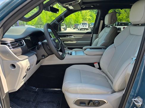 New 2026 Jeep Grand Wagoneer Limited AWD/4WD image 4
