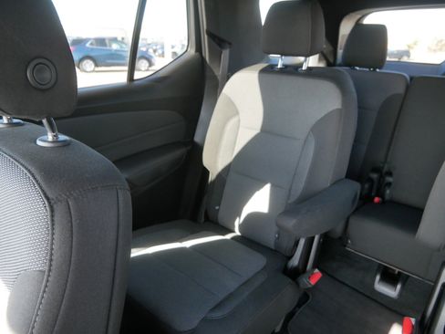 Used 2023 Chevrolet Traverse LT AWD/4WD image 12