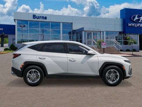 New 2026 Hyundai Tucson SE image 7