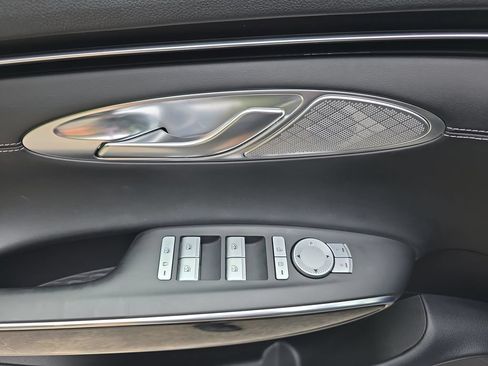 Used 2025 Genesis GV70 2.5T AWD/4WD image 19