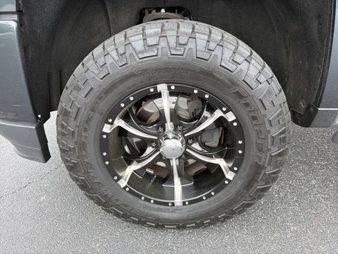 Used 2018 Chevrolet Silverado 1500 LT w/ All Star Edition image 11