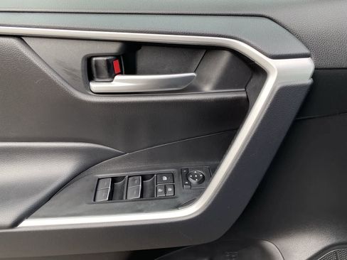 Used 2025 Toyota RAV4 XLE w/ Convenience Package image 19